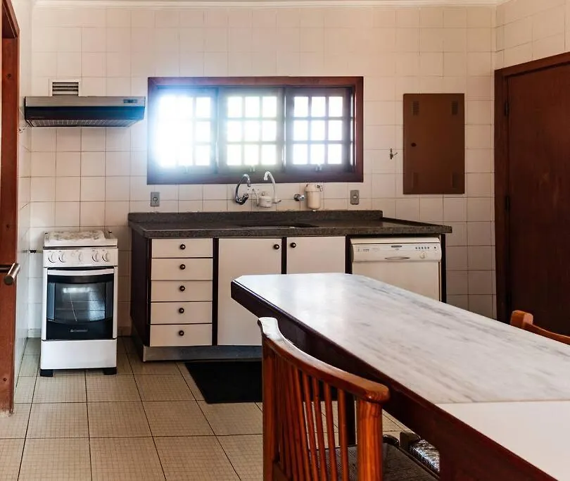 Amplo Apartamento Familiar Em Vila Capivari E Wifi Apartment Campos do Jordao 0*,  Brazil